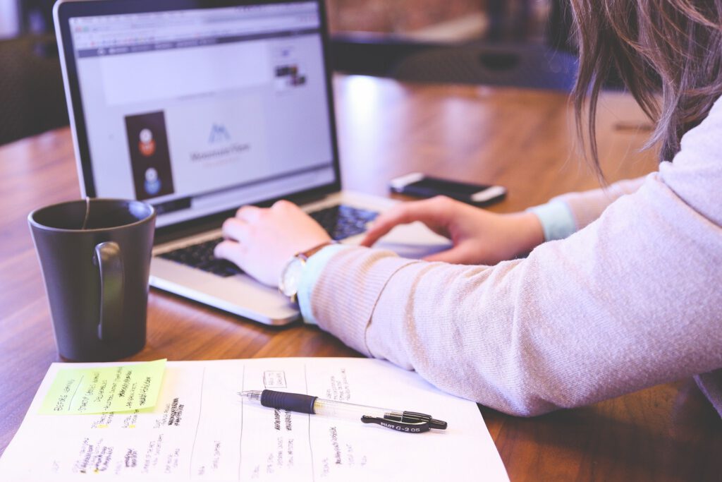 Digital Communication in the Professional World