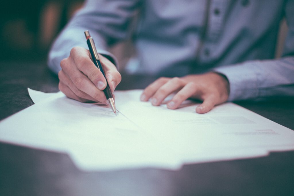 3 Definite Signs You’re In a Toxic Job