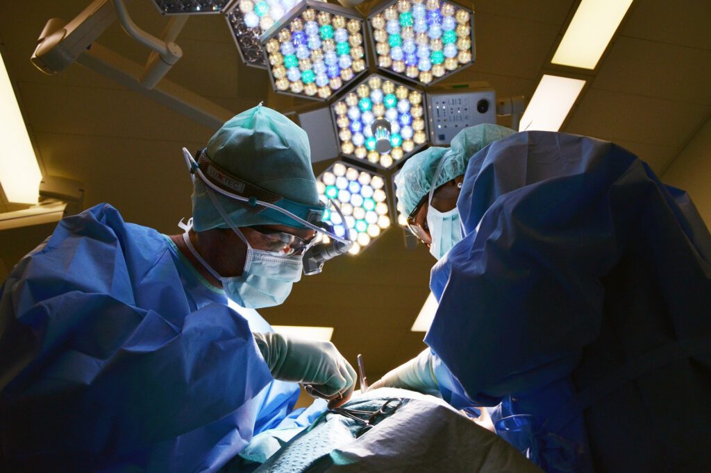 Doctors are turning to YouTube to learn how to do surgical procedures, but there’s no quality control
