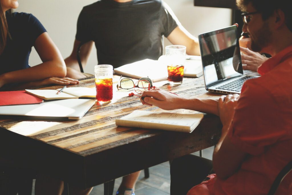 Four Ways To Attract Ideal Clients By Becoming A Trusted Authority